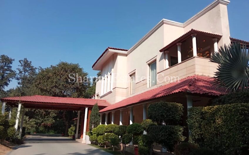 5 BHK Luxury Farmhouse for Sale in Radhey Mohan Drive, Chattarpur, New Delhi