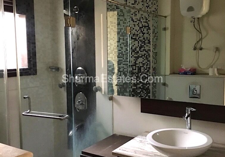3 BHK Residential Apartment for Rent in Golf Links Lutyen’s Delhi | Property on Ground Floor with Basement in Central Delhi