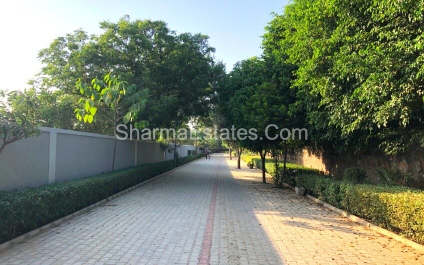 Farmhouse for Sale on Prakriti Marg, Sultanpur, Chattarpur, New Delhi | 1 Acre – 5 Acres Farm Land in Delhi