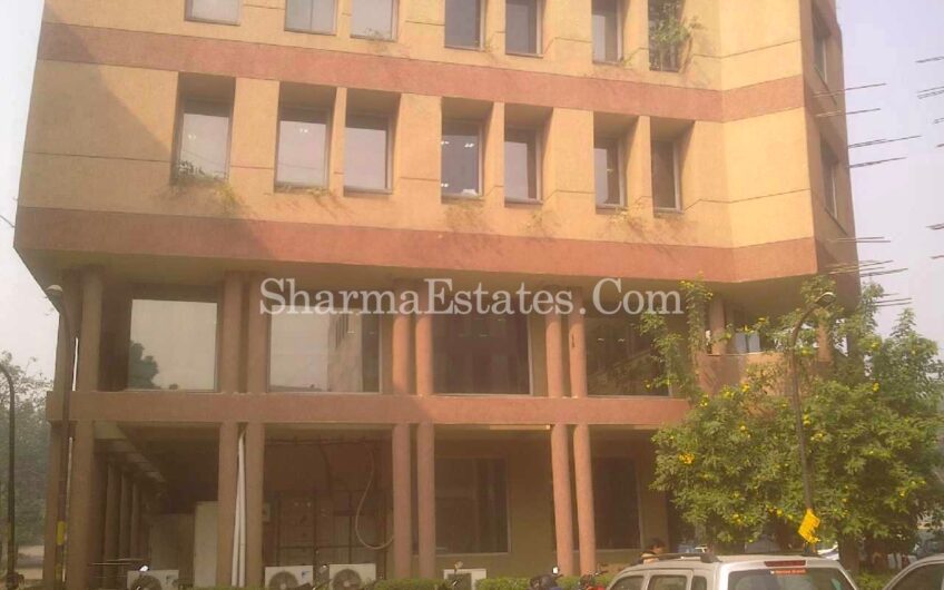Office Space for Rent/ Lease in Vasant Kunj, New Delhi | Furnished Office in DDA Commercial Complex of South Delhi